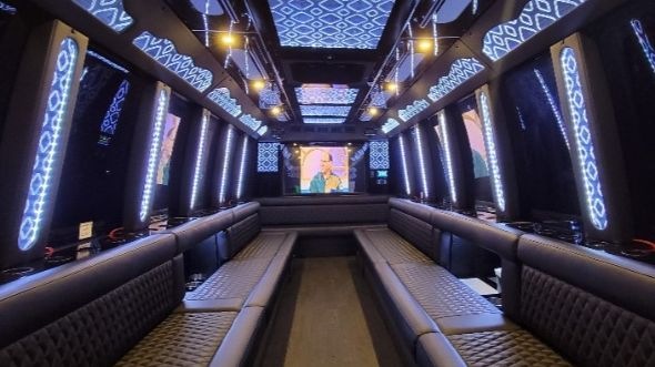draper 20 passenger party bus